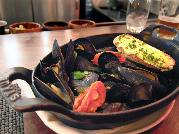 BLT Steak - Mussels with Chorizo BLT Steak - Mussels with Chorizo