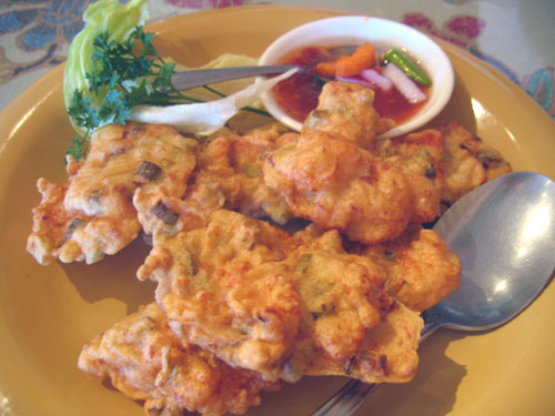 indo-cafe-shrimp-fritter-plate