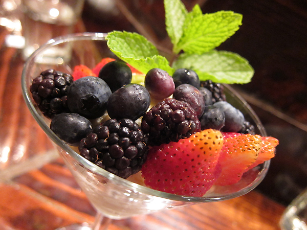 Kiriko - Honey Vanilla Ice Cream with Fresh Berries