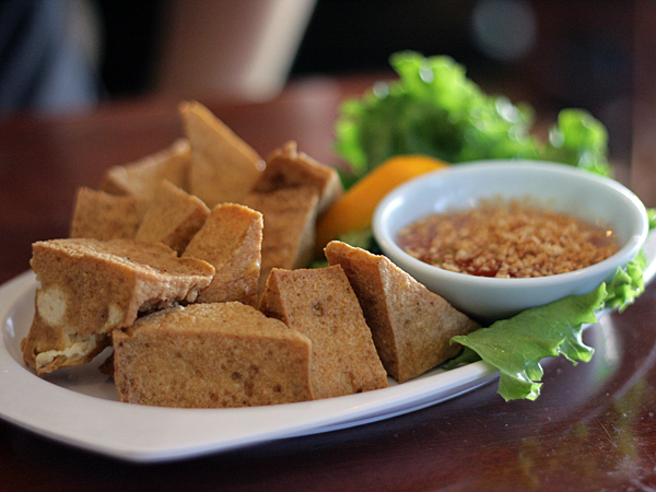 Ruen Pair Thai restaurant - deep fried tofu