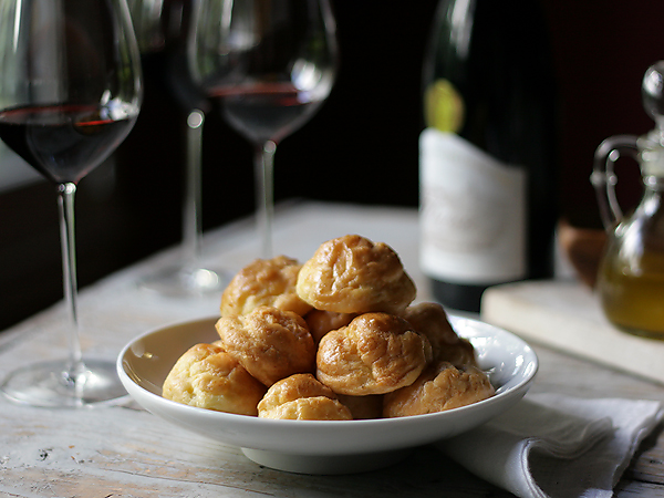 gougeres, bowl