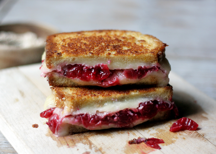 cranberry grilled cheese sandwich with leftover cranberry sauce