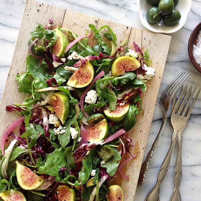 green figs and olives arugula salad